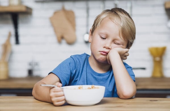 10 Tips to Get a Child to Eat When They Refuse